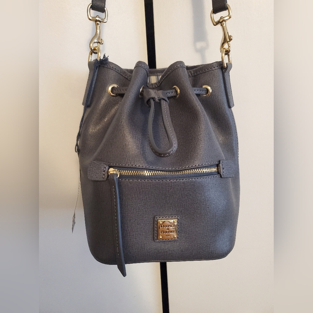 Dooney & Bourke purse